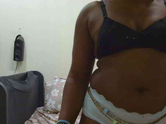 SweetLahika webcam