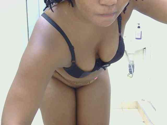 SweetLahika webcam