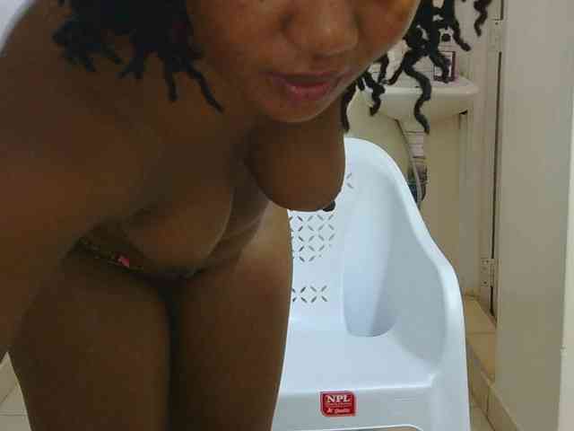 SweetLahika webcam