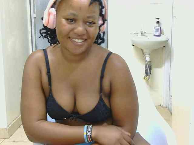 SweetLahika webcam