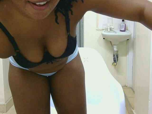 SweetLahika webcam