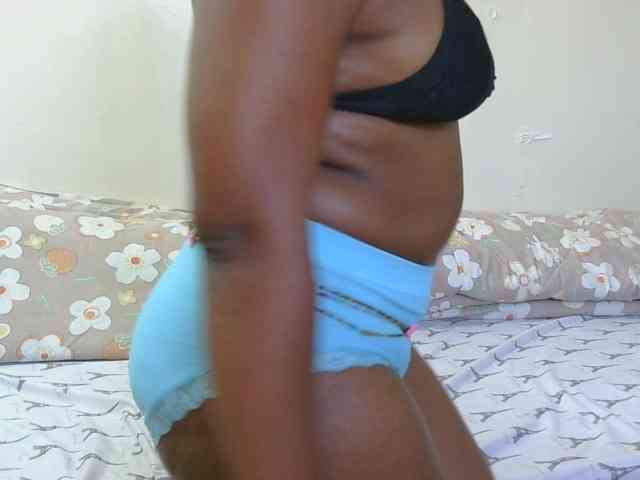 SweetLahika webcam