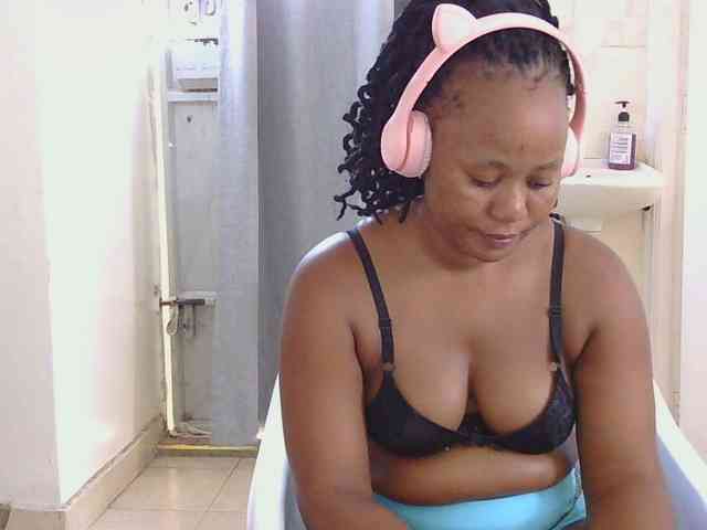 SweetLahika webcam