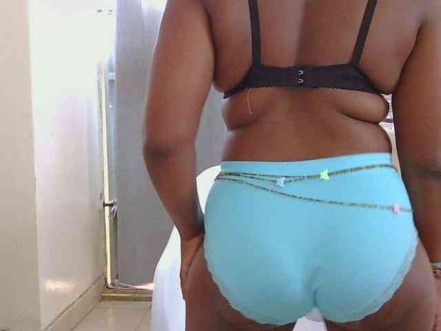 SweetLahika webcam