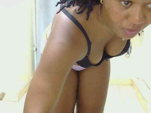 SweetLahika webcam