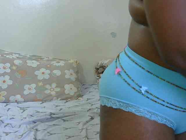 SweetLahika webcam