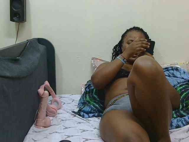 SweetLahika webcam