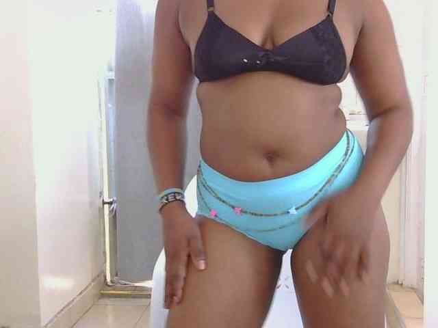SweetLahika webcam
