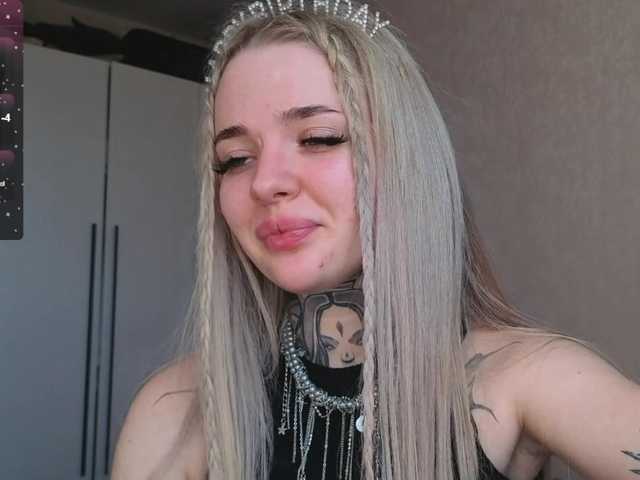 bklfeya's BongaCams show and profile