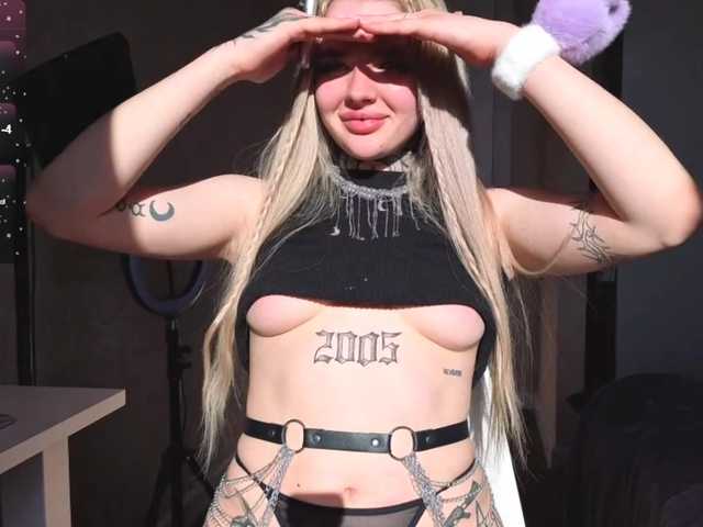 bklfeya's BongaCams show and profile