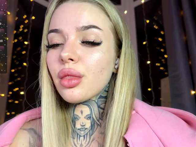 bklfeya's BongaCams show and profile