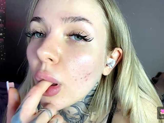 bklfeya's BongaCams show and profile