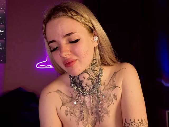 bklfeya's BongaCams show and profile