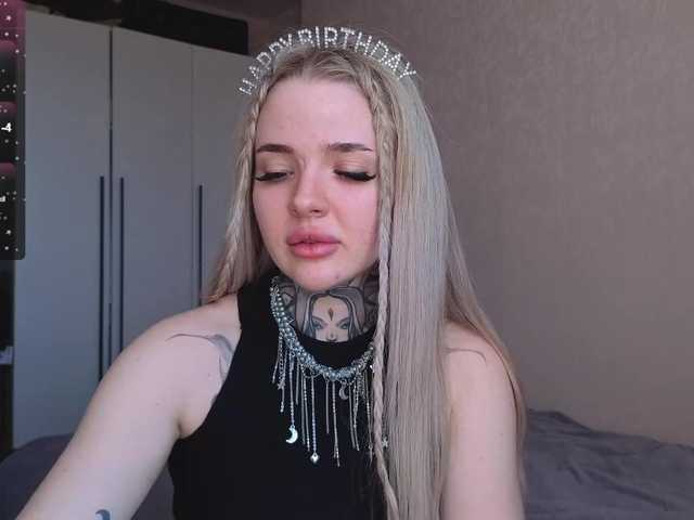 bklfeya's BongaCams show and profile