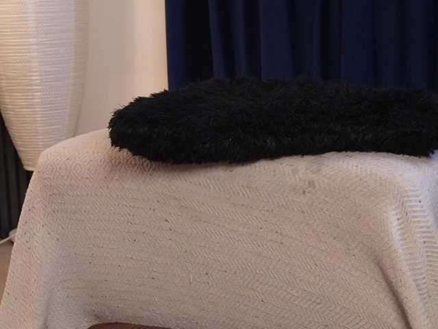 scarlet-eyes's BongaCams show and profile