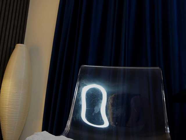 scarlet-eyes's BongaCams show and profile