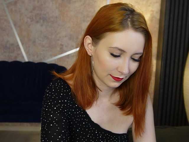 scarlet-eyes's BongaCams show and profile