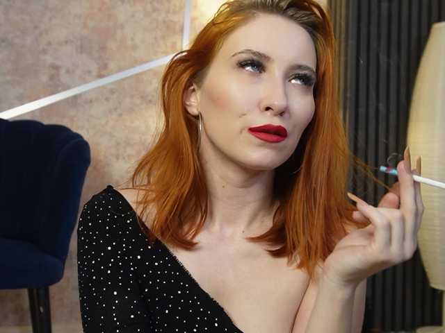 scarlet-eyes's BongaCams show and profile