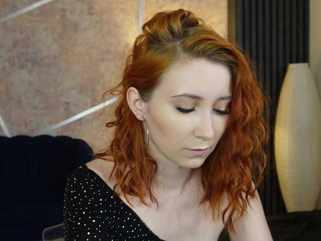 scarlet-eyes's BongaCams show and profile