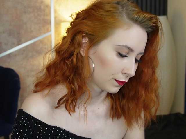 scarlet-eyes's BongaCams show and profile