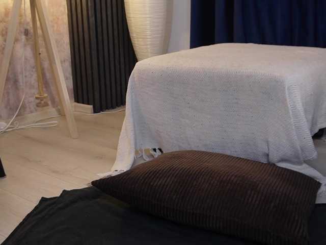 scarlet-eyes's BongaCams show and profile