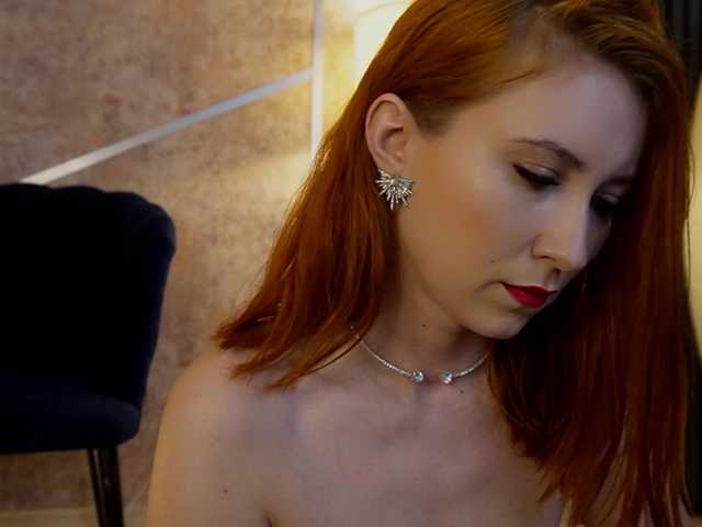 scarlet-eyes's BongaCams show and profile