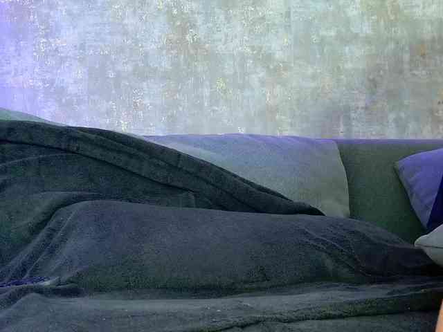scarlet-eyes webcam