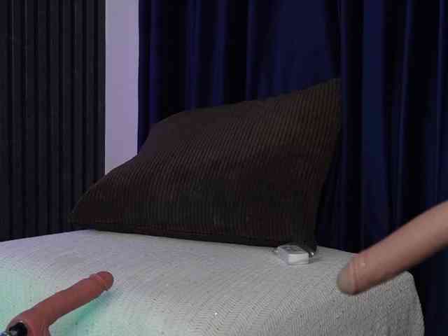 scarlet-eyes scarlet-eyes