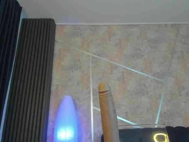 scarlet-eyes scarlet-eyes