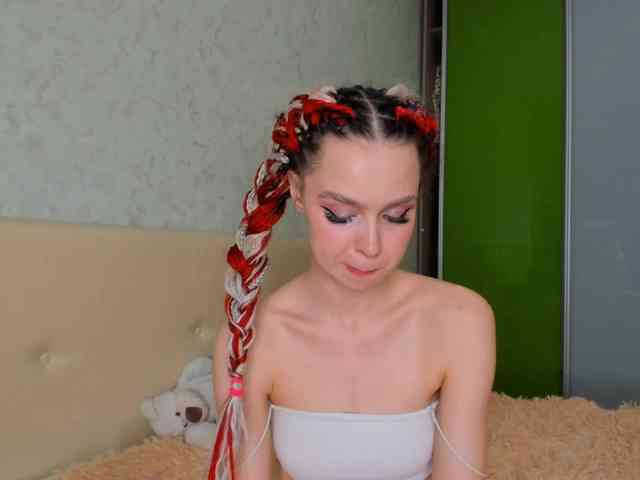 LouellaPalys webcam