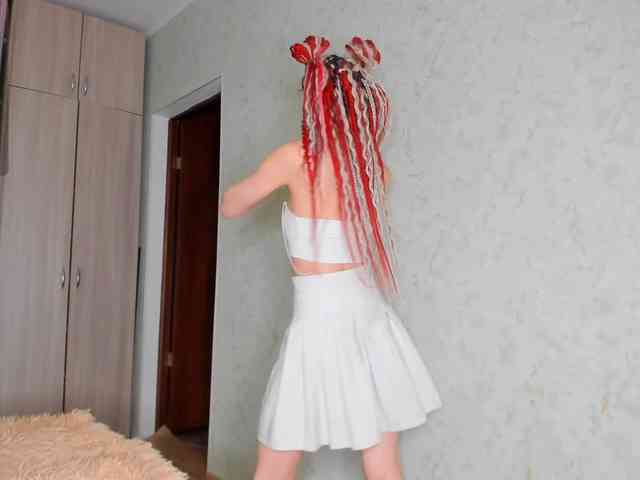 LouellaPalys webcam