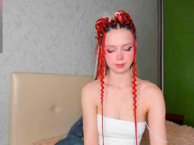 LouellaPalys webcam