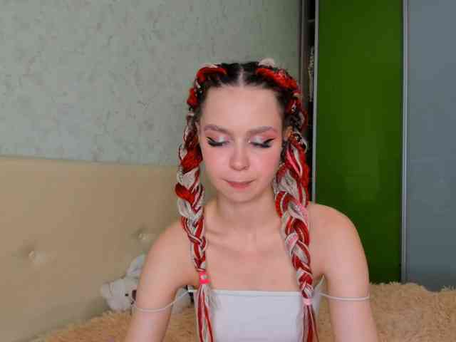 LouellaPalys webcam