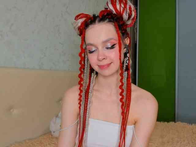 LouellaPalys webcam