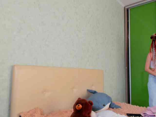 LouellaPalys webcam