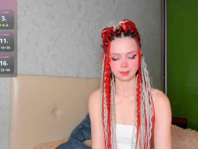 LouellaPalys webcam
