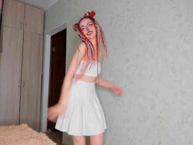 LouellaPalys webcam