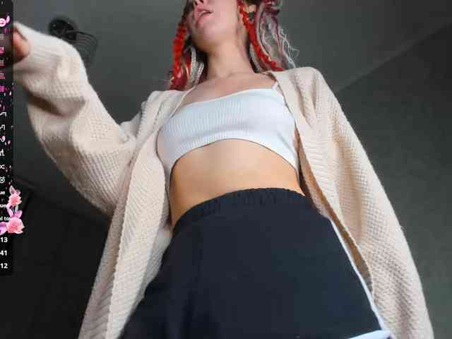 LouellaPalys webcam