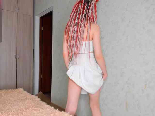 LouellaPalys webcam