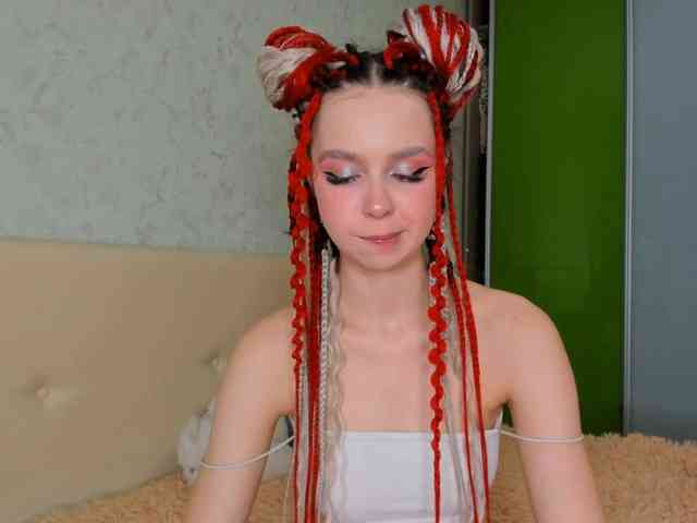 LouellaPalys webcam