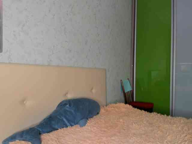 LouellaPalys webcam