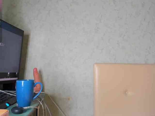 LouellaPalys webcam