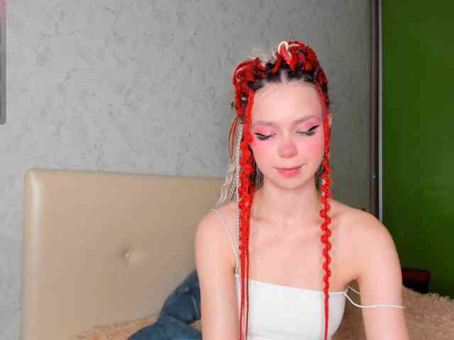 LouellaPalys webcam