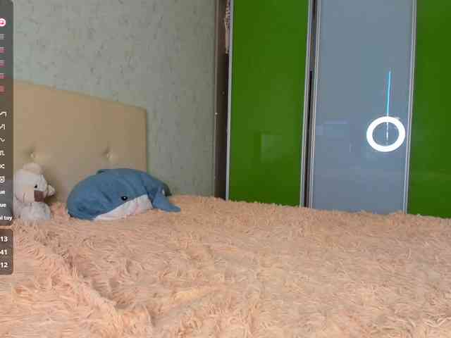 LouellaPalys webcam