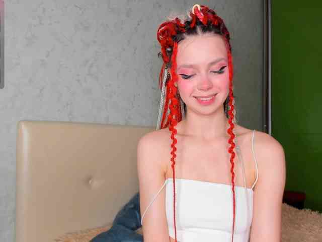 LouellaPalys webcam