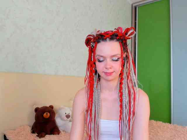 LouellaPalys webcam