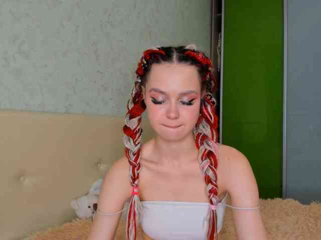 LouellaPalys webcam