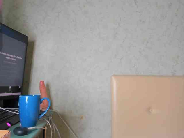 LouellaPalys webcam