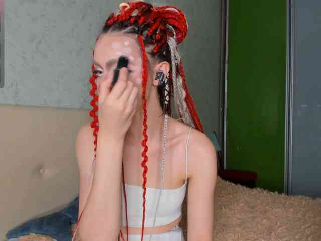 LouellaPalys webcam