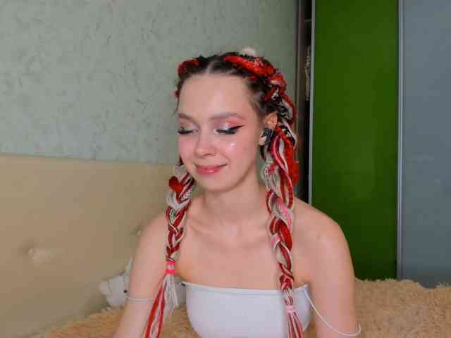 LouellaPalys webcam